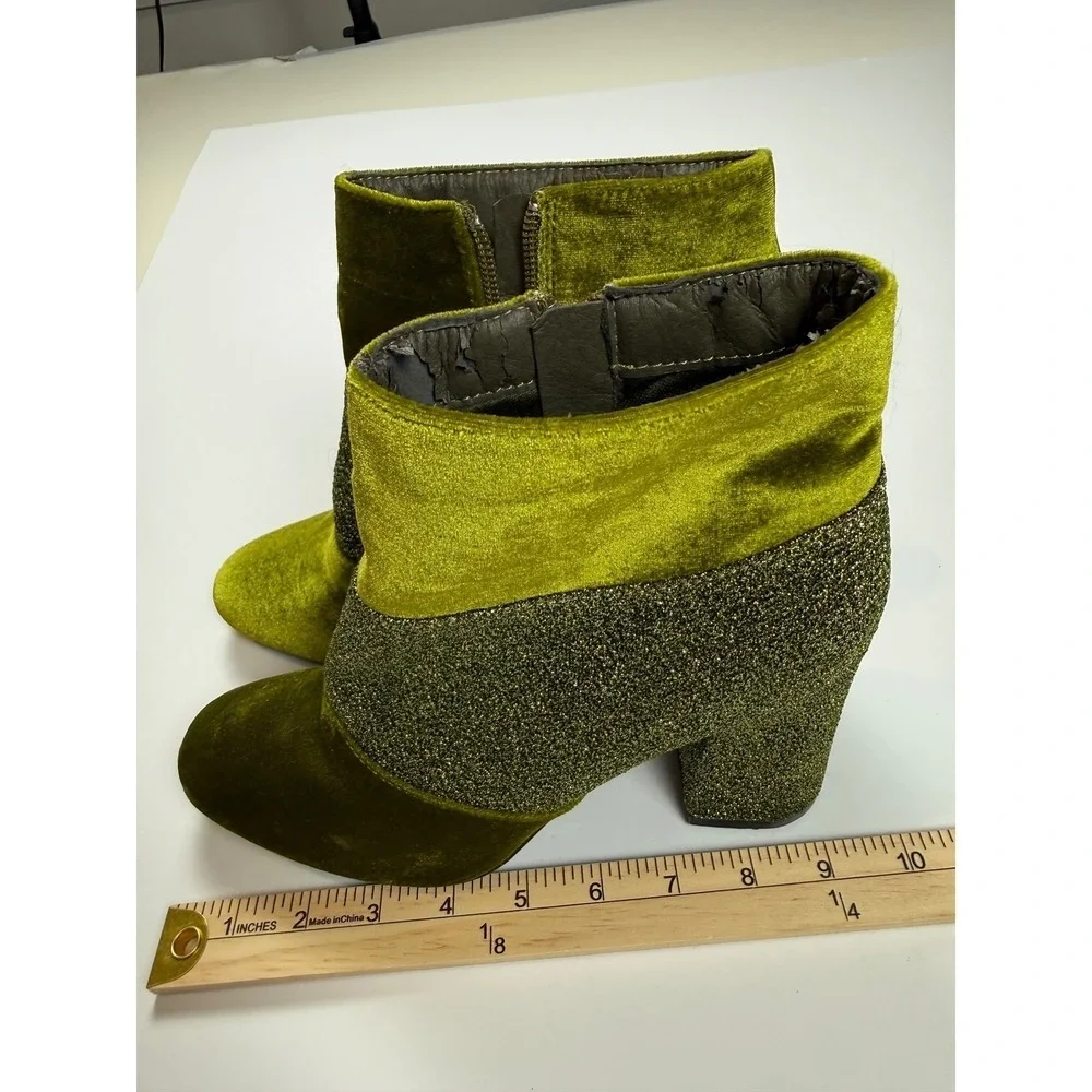 Yoki Womens Olive Green‎ Velvet and Glitter Block Heel Ankle Boots Side Zip